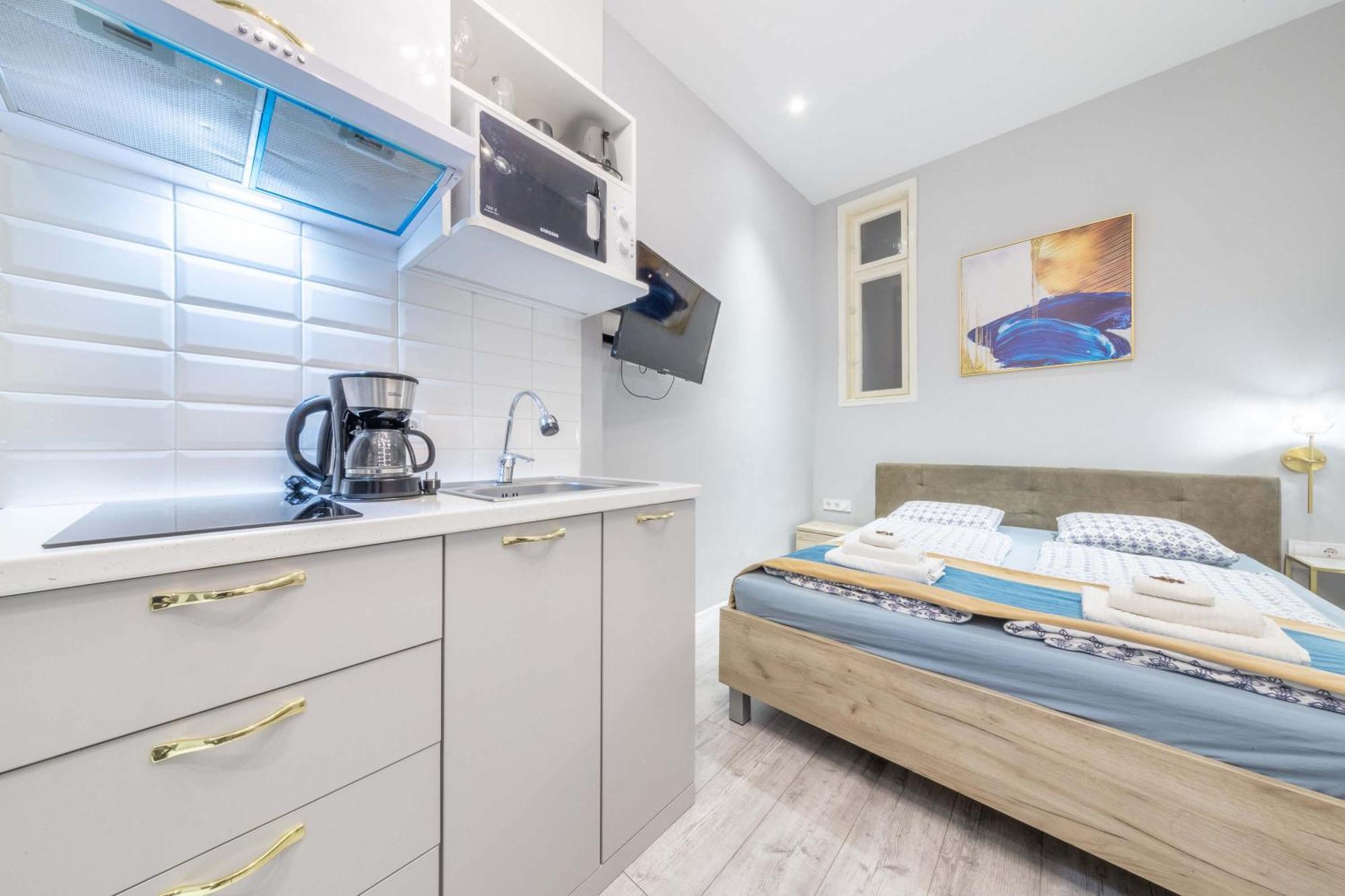 Js Modern Downtown Studios-self Check-in Apartment Budapest